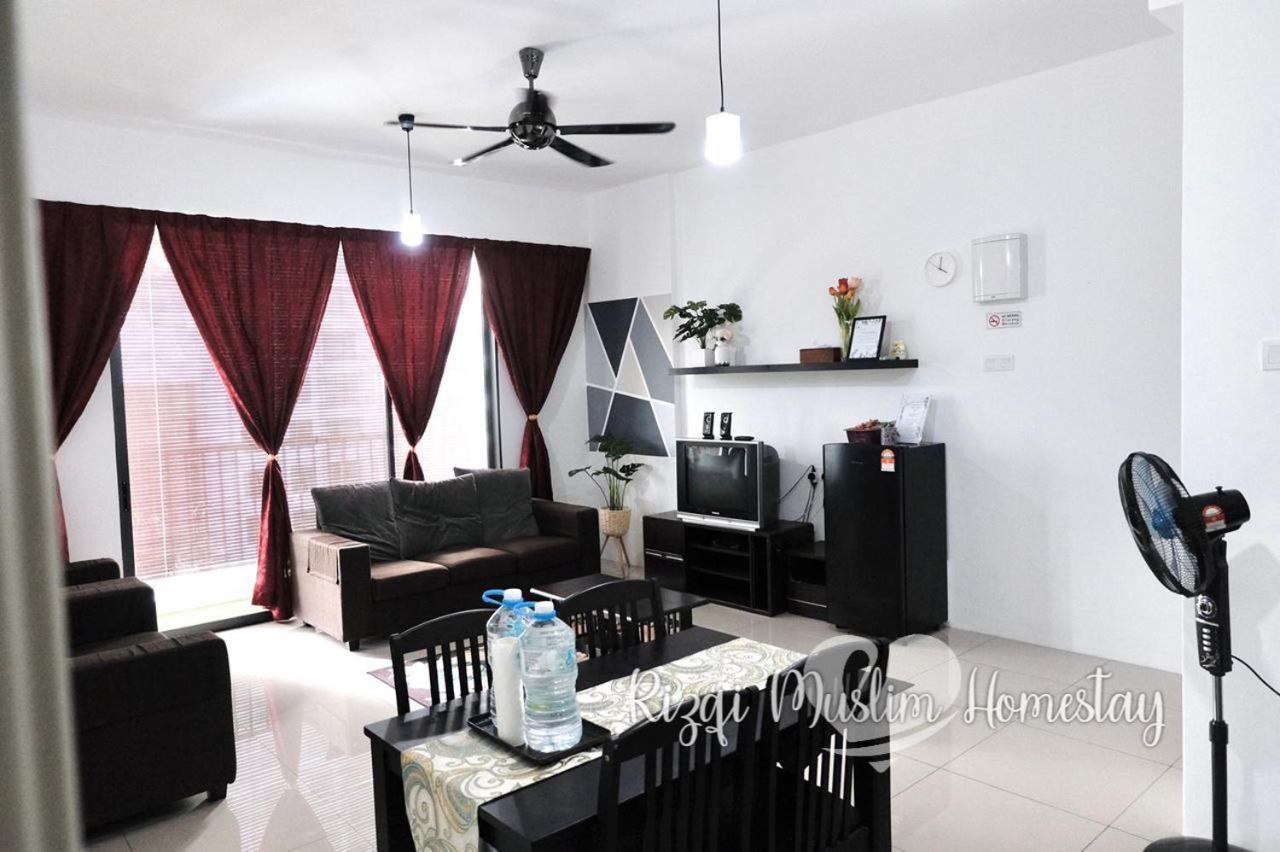 Rizqi Muslim Homestay Meru Casa Kayangan Ипох Екстериор снимка